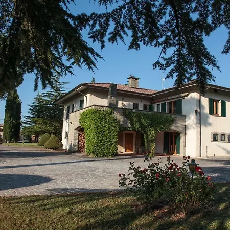 Paola Holidays Villa SantʼAngelo in Vado